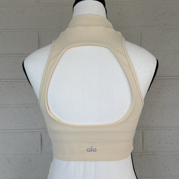 Alo Goddess Rib Cropped Dynamite Tank Top - French Vanilla, M - Picture 4 of 12